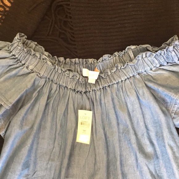 LOFT Denim Off the Shoulder Top. NWT. SIZE MP CUTE - Picture 5 of 7